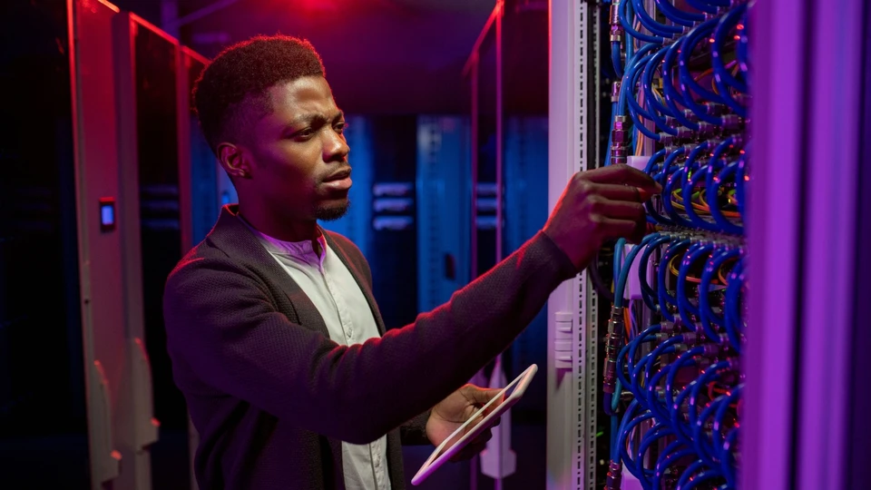 Visuel Nubevia : intervention sur une infrastructure informatique